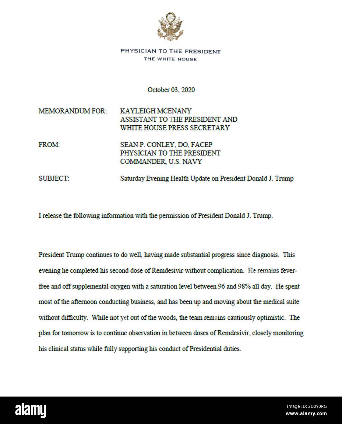 Bethesda, Vereinigte Staaten Von Amerika. Oktober 2020. Präsident Donald J. Trump arbeitet in seinem Konferenzraum im Walter Reed National Military Medical Center in Bethesda, MD. Samstag, 3. Oktober 2020, nach Tests positiv für COVID-19 Menschen: Präsident Donald Trump Kredit: Storms Media Group/Alamy Live News Stockfoto
