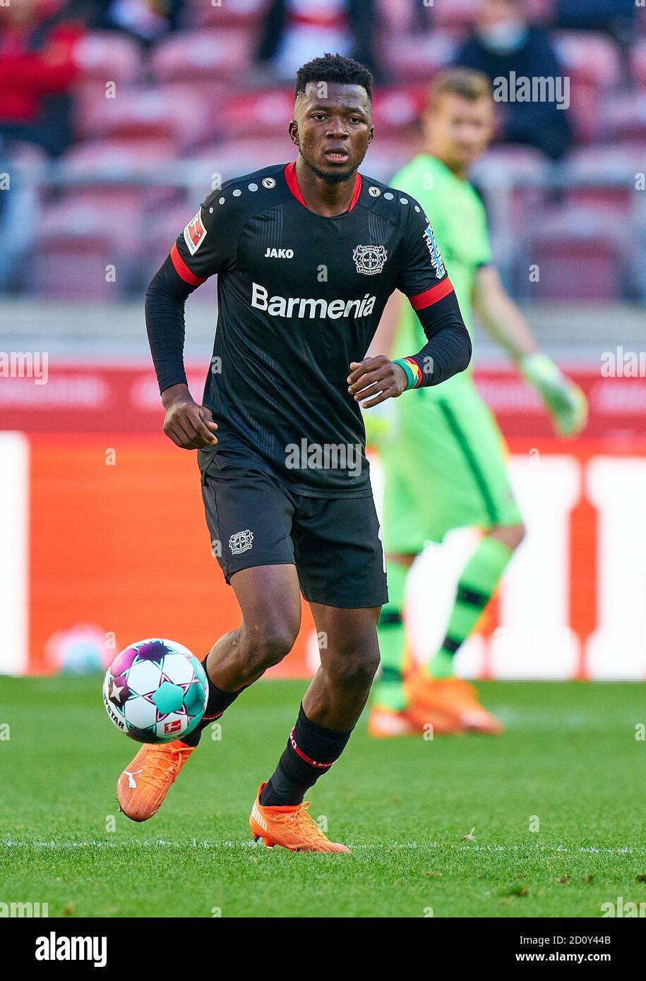 Edmond TAPSOBA, Lev 12 VFB STUTTGART - BAYER 04 LEVERKUSEN 1-1 1.Deutsche Fußball Liga , Stuttgart, 03. Oktober 2020, Spielzeit 2020/2021, Spieltag 03, © Peter Schatz / Alamy Live News - die DFL-VORSCHRIFTEN VERBIETEN DIE VERWENDUNG VON FOTOGRAFIEN als BILDSEQUENZEN und/oder QUASI-VIDEO - DFL Stockfoto