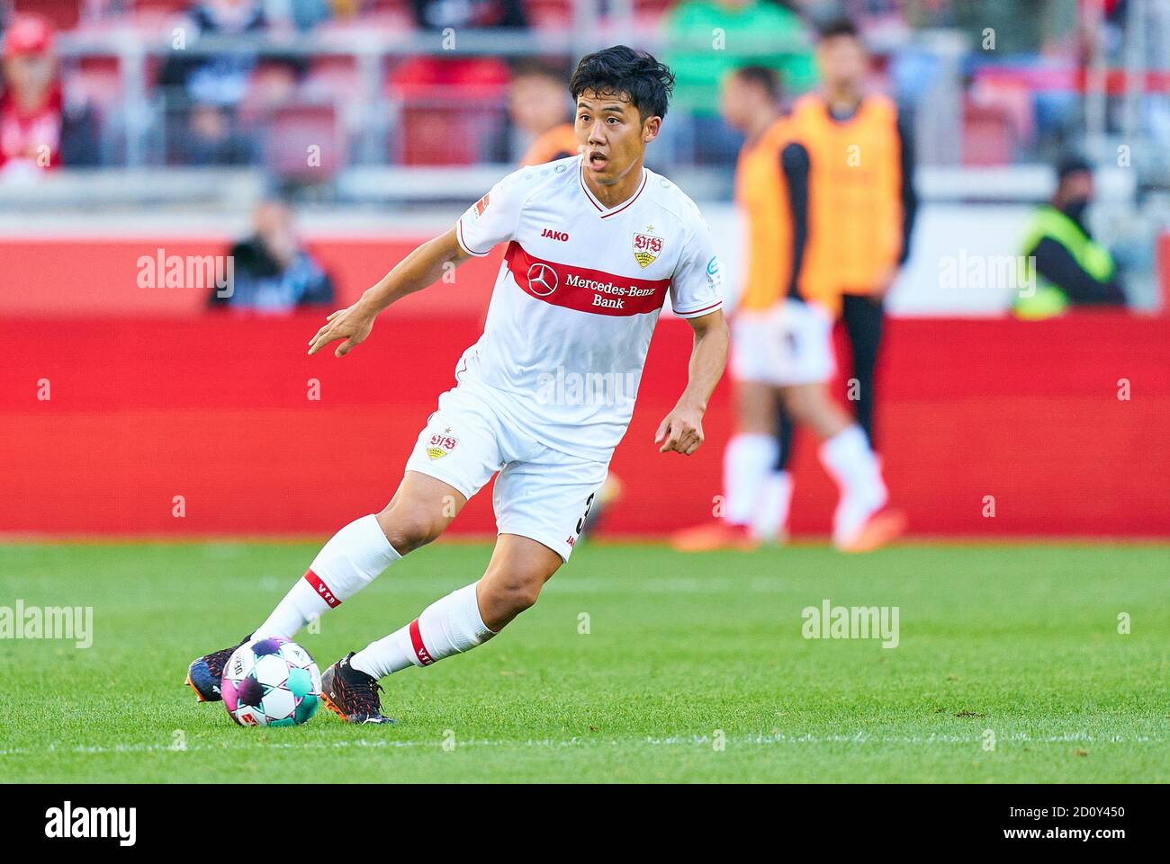 Wataru ENDO, VFB 3, VFB STUTTGART - BAYER 04 LEVERKUSEN 1-1 1.Deutsche Fußball-Liga , Stuttgart, 03. Oktober 2020, Spielzeit 2020/2021, Spieltag 03, © Peter Schatz / Alamy Live News - die DFL-VORSCHRIFTEN VERBIETEN DIE VERWENDUNG VON FOTOGRAFIEN als BILDSEQUENZEN und/oder QUASI-VIDEO - DFL Stockfoto