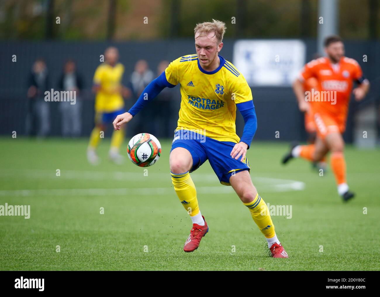 PITSEA, ENGLAND - OKTOBER 03: George Smith von Hashtag United während FA Cup Qualifying - zweite Runde zwischen Hashtag United und Braintree Town im Stockfoto