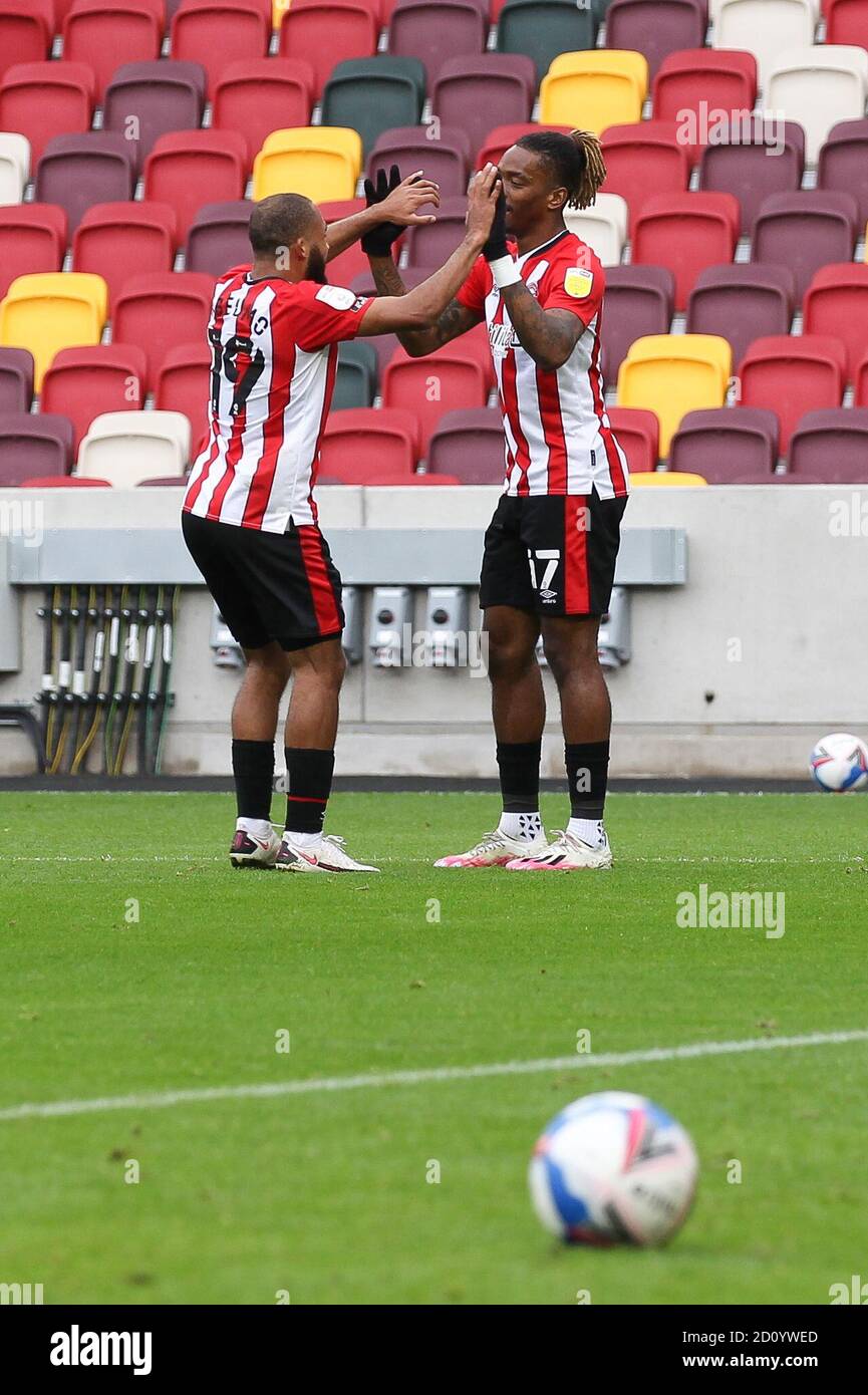 London, Großbritannien. Oktober 2020. Ivan Toney von Brentford erzielt das zweite Tor des Spiels, um es 2-0 und feiert während der EFL Sky Bet Championship Spiel zwischen Brentford und Preston North End im Brentford Community Stadium, London, England am 4. Oktober 2020. Foto von Ken Sparks. Nur redaktionelle Verwendung, Lizenz für kommerzielle Nutzung erforderlich. Keine Verwendung bei Wetten, Spielen oder Veröffentlichungen einzelner Vereine/Vereine/Spieler. Kredit: UK Sports Pics Ltd/Alamy Live Nachrichten Stockfoto