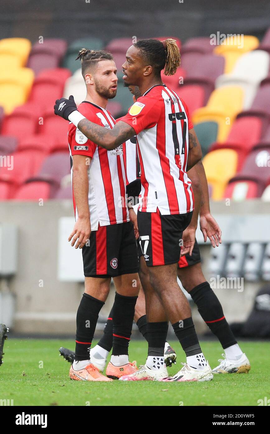 London, Großbritannien. Oktober 2020. Ivan Toney von Brentford erzielt das zweite Tor des Spiels, um es 2-0 und feiert während der EFL Sky Bet Championship Spiel zwischen Brentford und Preston North End im Brentford Community Stadium, London, England am 4. Oktober 2020. Foto von Ken Sparks. Nur redaktionelle Verwendung, Lizenz für kommerzielle Nutzung erforderlich. Keine Verwendung bei Wetten, Spielen oder Veröffentlichungen einzelner Vereine/Vereine/Spieler. Kredit: UK Sports Pics Ltd/Alamy Live Nachrichten Stockfoto