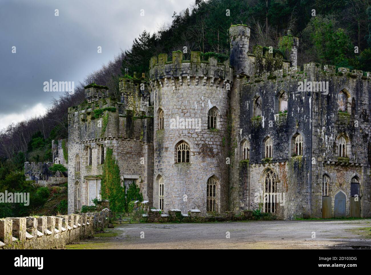 Gwrych Castle Seitenansicht Stockfoto