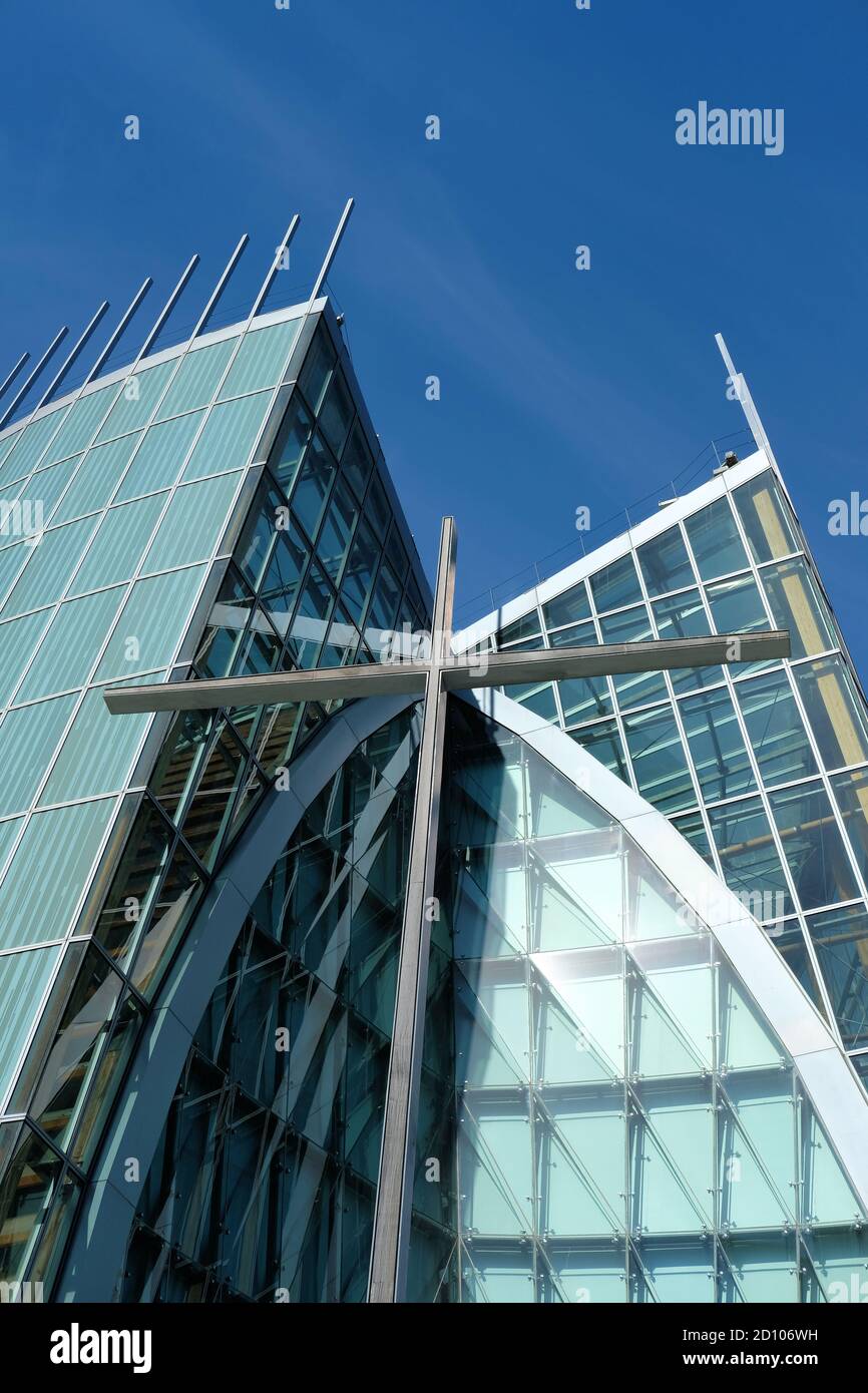 Die Kathedrale von Christ the Light, oder Oakland Cathedral, ist die Kathedrale der römisch-katholischen Diözese Oakland in Oakland, Kalifornien; außen. Stockfoto