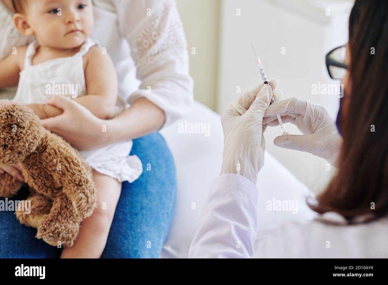 Bereit für die Injektion von Impfstoffen Stockfoto