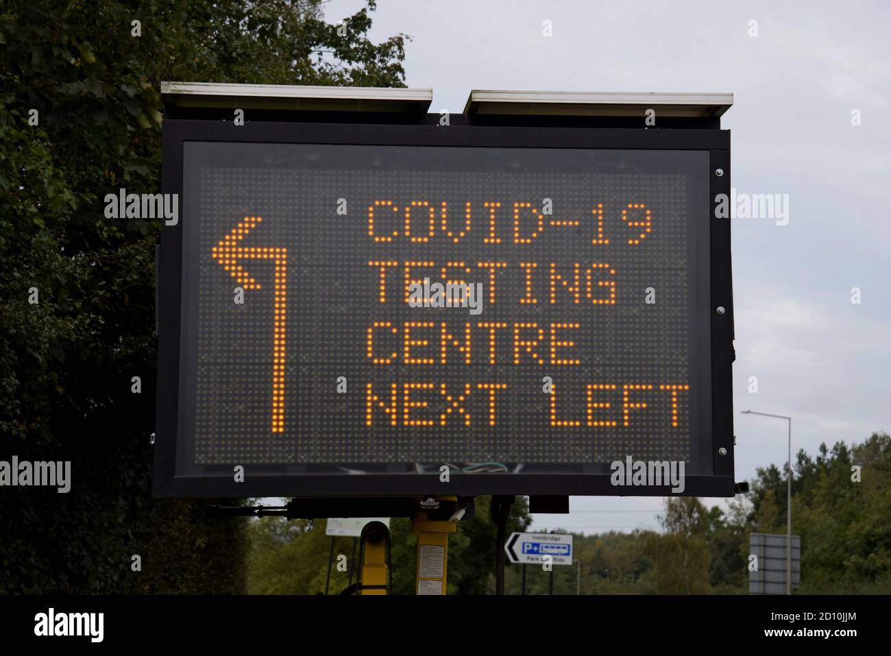 Schild am Eingang des Teststandorts Telford Covid im Ironbridge Park und Fahrt. Oktober 2020 Stockfoto