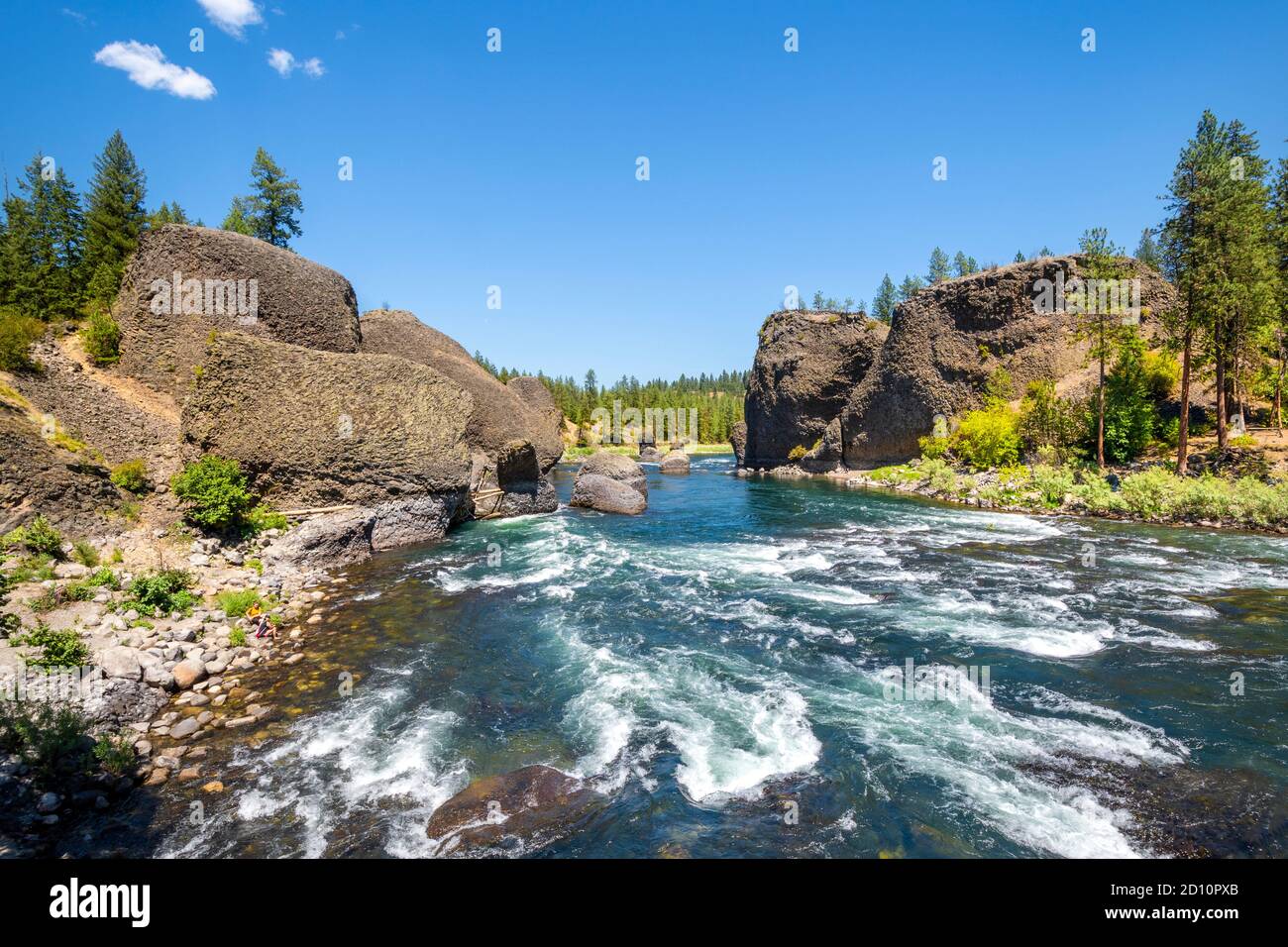 Die riesigen Felsbrocken entlang des Spokane River in Bowl und Pitcher im Riverside State Park in Spokane Washington, USA Stockfoto