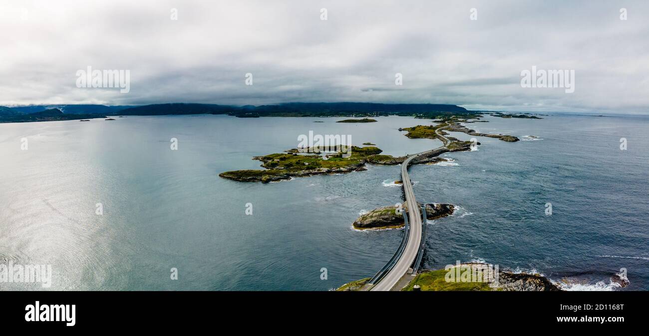 Atlantik-Straße -Atlanterhavsveien - Norwegische Konstruktion des Jahrhunderts, Norwegen Stockfoto