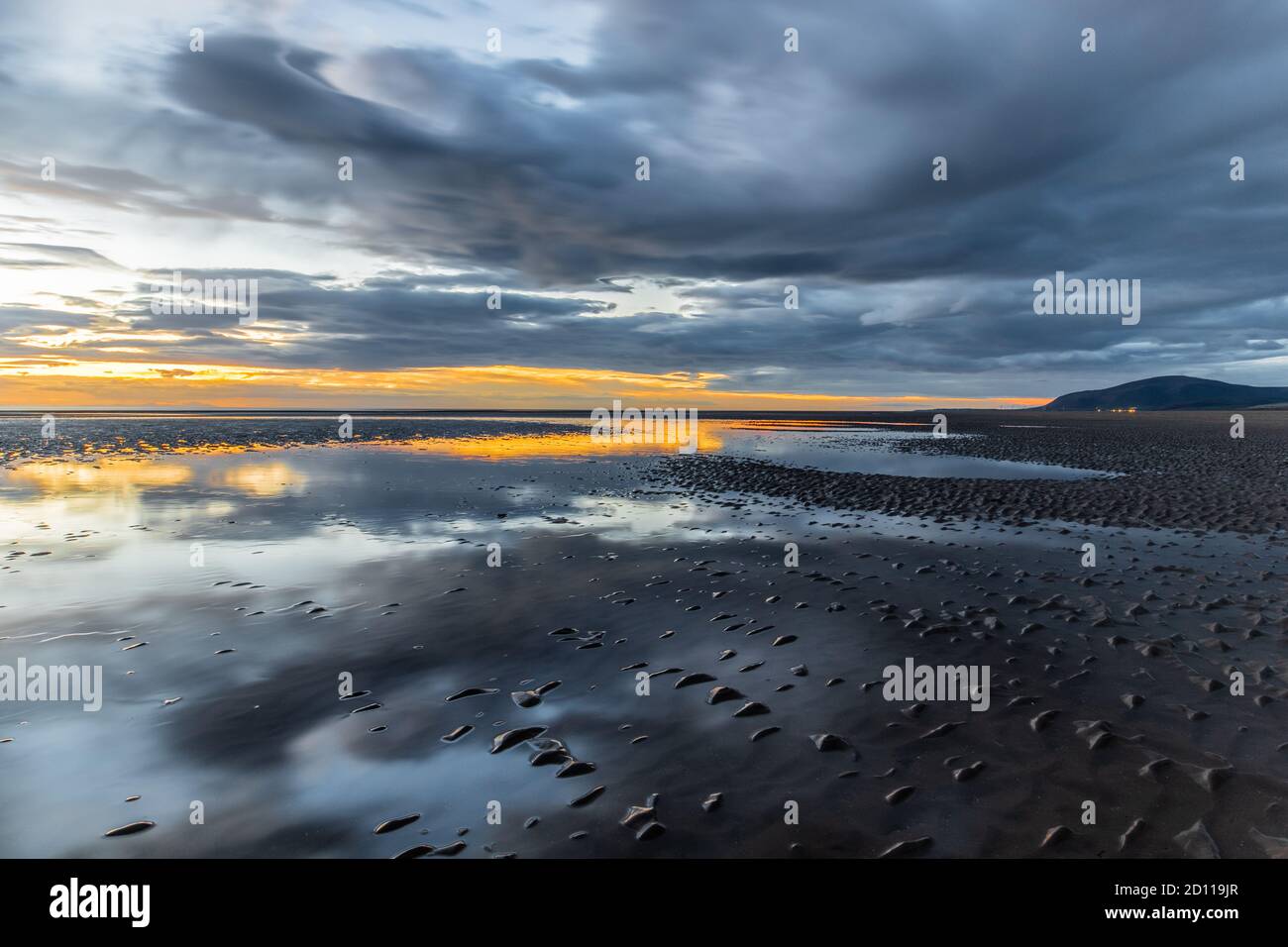 Walney Island, Cumbria, Großbritannien. Oktober 2020. Wetter in Großbritannien. Sonnenuntergang von Walney Island an der Cumbrian Coast. Kredit:greenburn/Alamy Live Nachrichten. Stockfoto