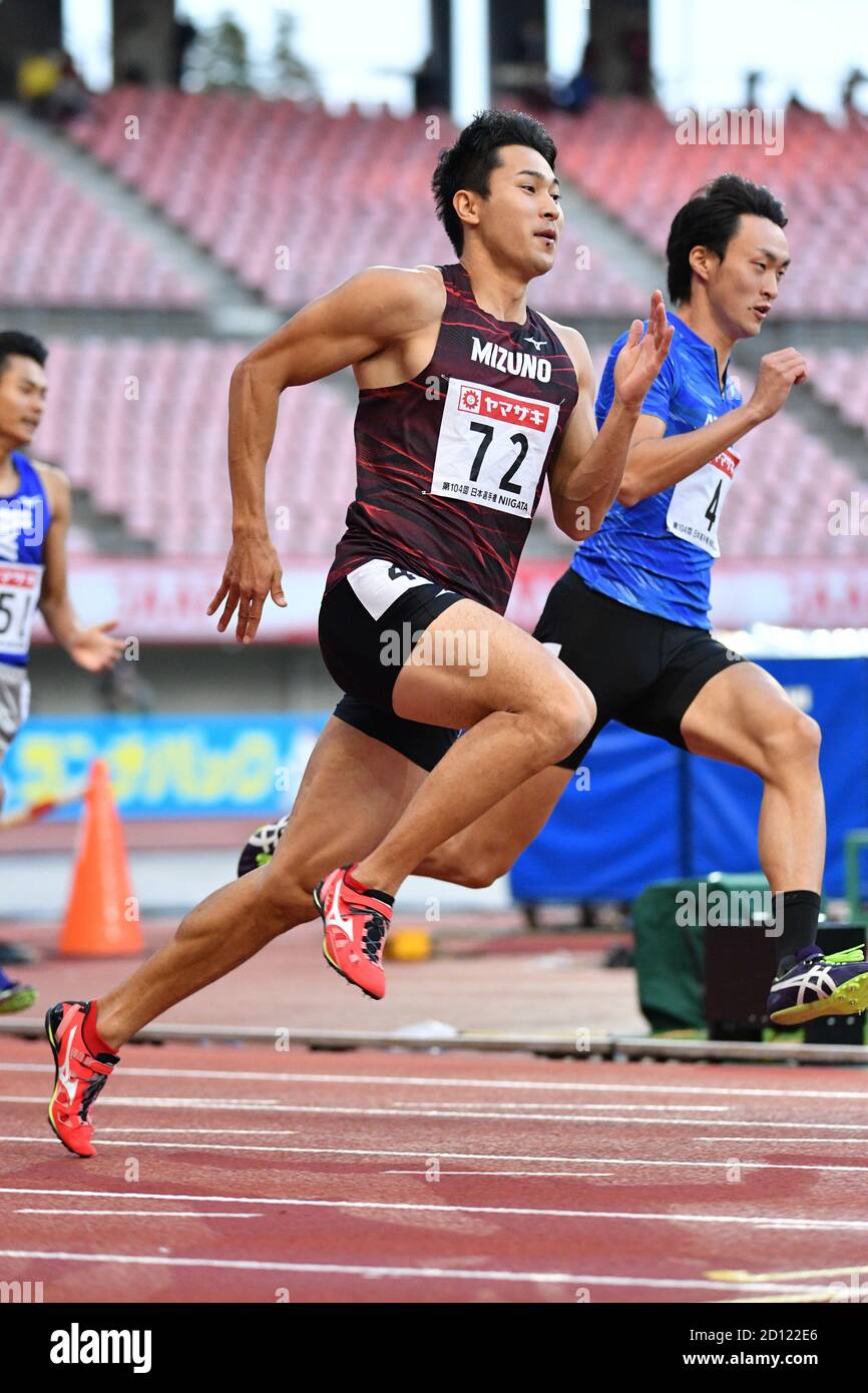 Niigata, Japan. Japan. Kredit: MATSUO. Oktober 2020. (L-R) Shota Iizuka, Jun Yamashita Leichtathletik : die 104. Japan Track & Field National Championships Männer's 200m Hitze im Denka Big Swan Stadium in Niigata, Japan. Japan. Kredit: MATSUO .K/AFLO SPORT/Alamy Live Nachrichten Stockfoto