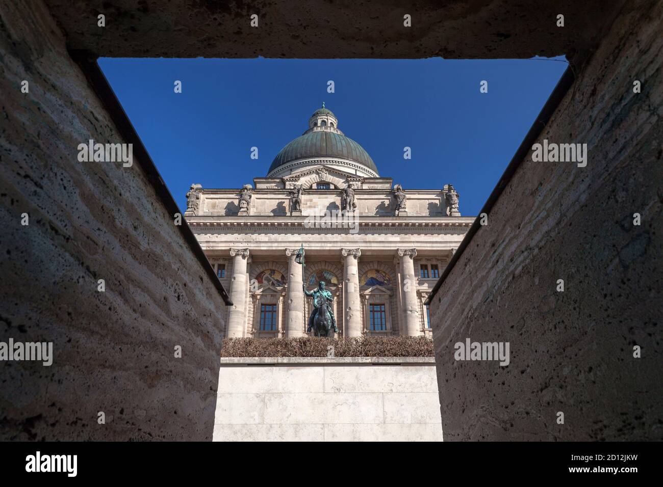 Geographie / Reisen, Deutschland, Bayern, München, Kuppelstruktur der Bayerischen Staatskanzlei, München, Additional-Rights-Clearance-Info-Not-available Stockfoto Geographie / Reisen, Deutschland, Bayern, München, Kuppelstruktur der Bayerischen Staatskanzlei, München, Additional-Rights-Clearance-Info-Not-available Stockfoto