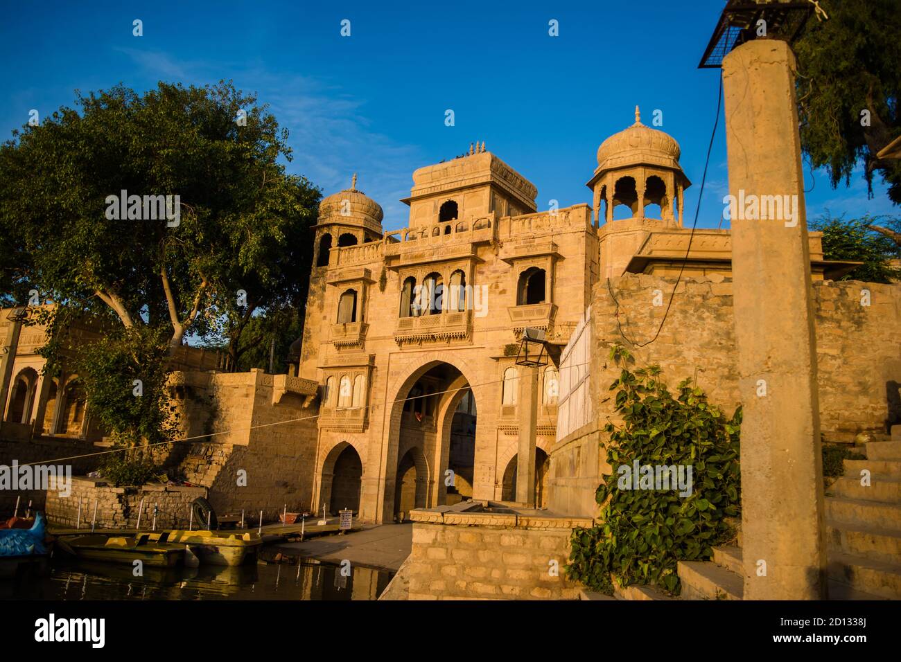 Gadsisar Sagar See in Jaisalmer Rajasthan, schöne Aussicht auf Sonnenaufgang am Gadsisar Sagar See von Rajasthan Indien Stockfoto