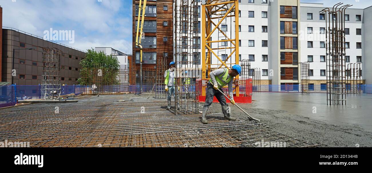 UK Bauindustrie bei der Arbeit - Gebäude Wohnungen, Nord-London Großbritannien Stockfoto