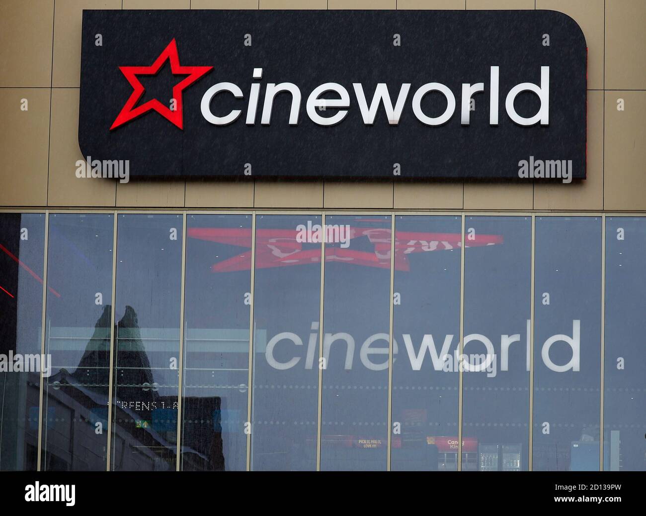 Loughborough, Leicestershire, Großbritannien. Oktober 2020. Ein Kino von Cineworld, nachdem angekündigt wurde, dass wegen der anhaltenden Unterbrechung der Coronavirus-Pandemie die Leinwände bis nächstes Jahr schließen würden. Credit Darren Staples/Alamy Live News. Stockfoto
