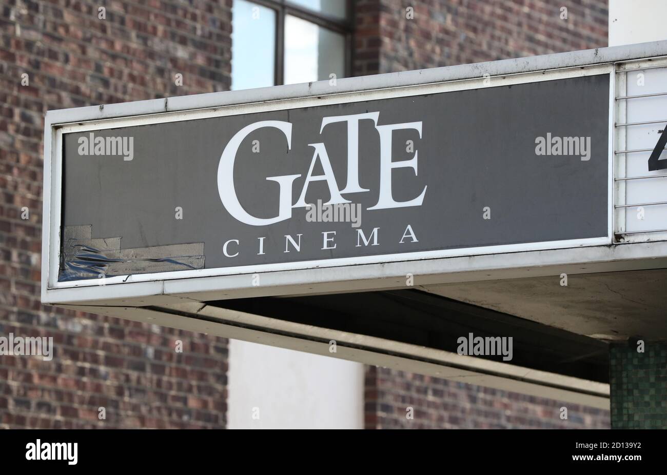 Das Gate-Kino in Notting Hill, London, eines der Picturehaus-Kinos, das schließen wird, nachdem die Cineworld-Kette ihre Pläne bestätigt hat, ihre Standorte sowohl in Großbritannien als auch in den USA vorübergehend zu schließen, nachdem große Studios begonnen hatten, ihre großen Filmveröffentlichungen zu verzögern, um auf ein besseres Publikum zu warten. Stockfoto