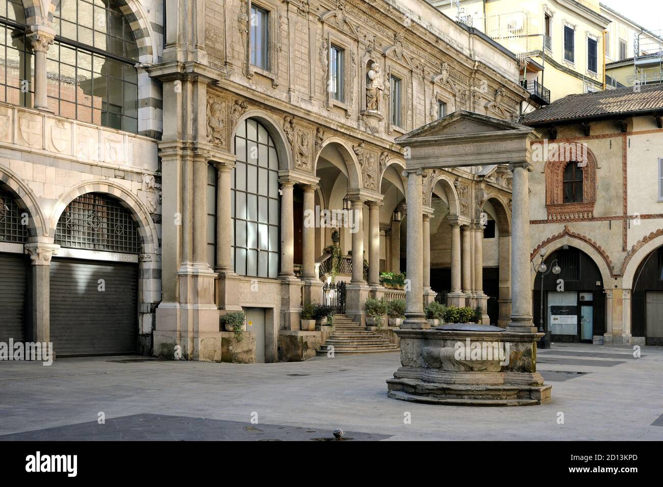 Mailand, (Italien), der mittelalterliche Kaufmannsplatz (Piazza Mercanti) im Stadtzentrum Stockfoto