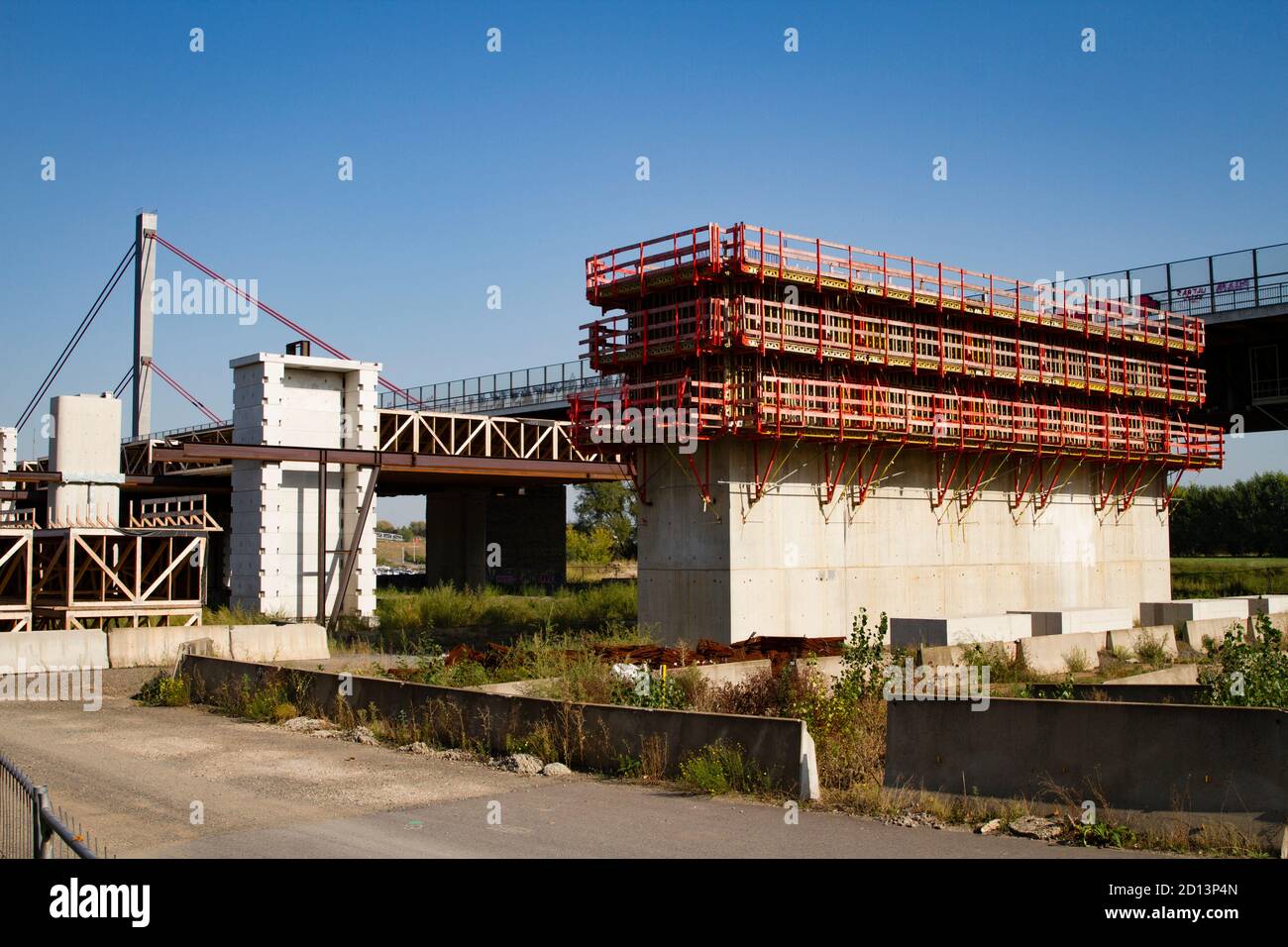 Baustelle der neuen Rheinbrücke der Autobahn A1 zwischen Köln und Leverkusen, Köln, Deutschland. Baustelle der neuen Rheinbrücke Stockfoto