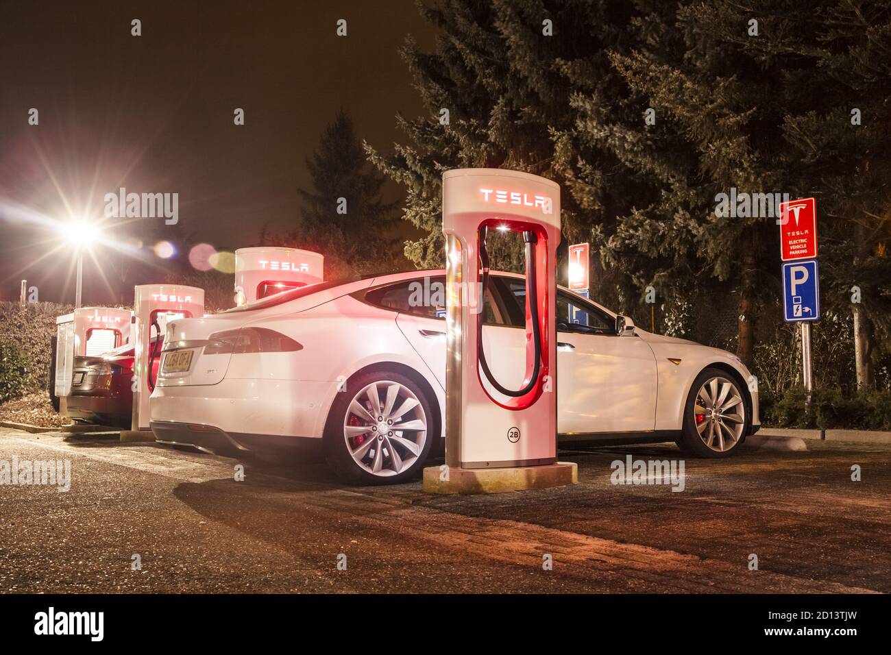 Tesla Model S - P85 - Roadtrip von London nach Oslo mit dem Supercharger Netzwerk, Februar 2015 Stockfoto