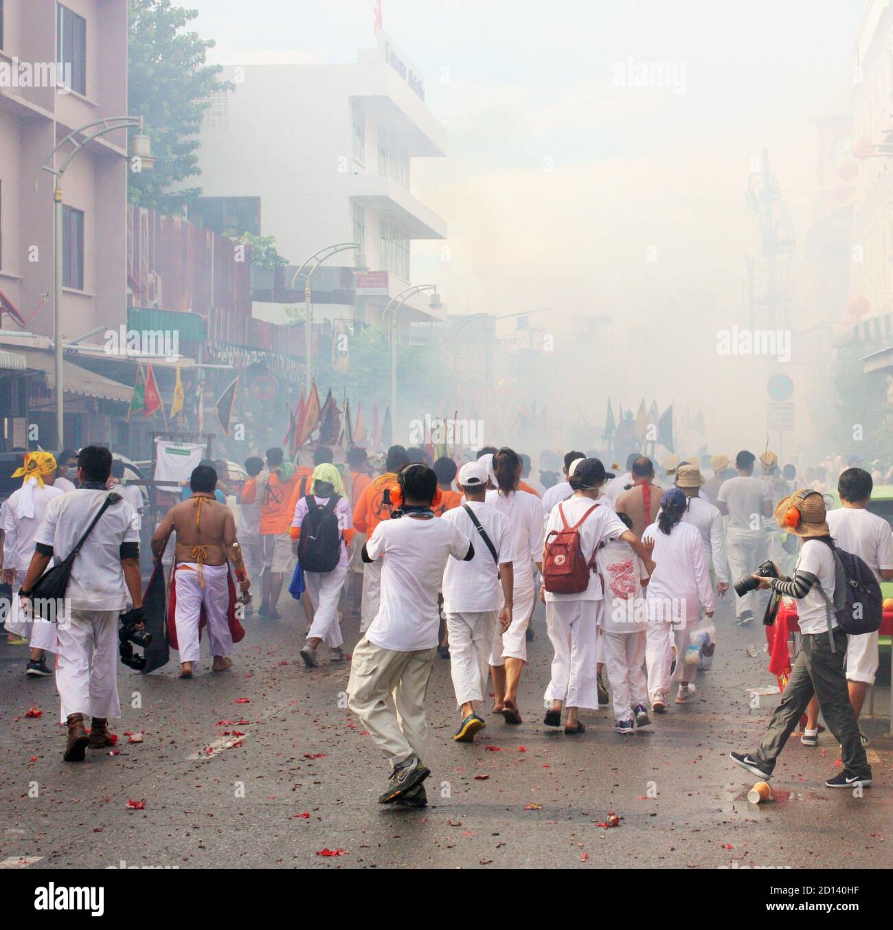 Phuket Town / Thailand - 7. Oktober 2019: Phuket Vegetarian Festival oder Nine Emperor Gods Festival Straßenzug, Parade. Thailändischer chinesischer Taoist Devo Stockfoto