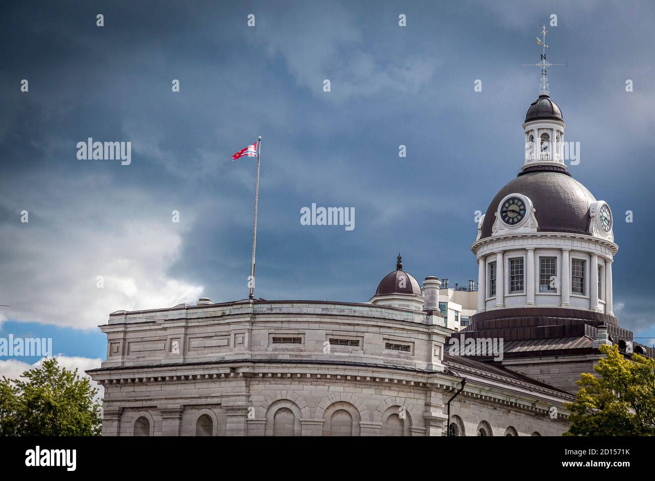 Kingston, Ontario, Kanada, 17. Aug 2014 - Glockenturm des Rathauses von Kingston als 'Kalkstein' für seine Gebäude aus dem 19. Jahrhundert bekannt Stockfoto
