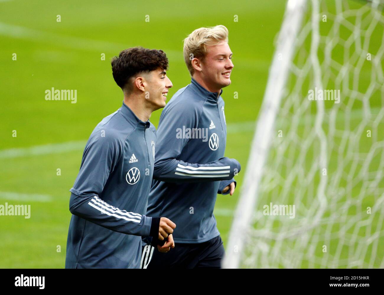 Kai havertz julian brandt -Fotos und -Bildmaterial in hoher Auflösung