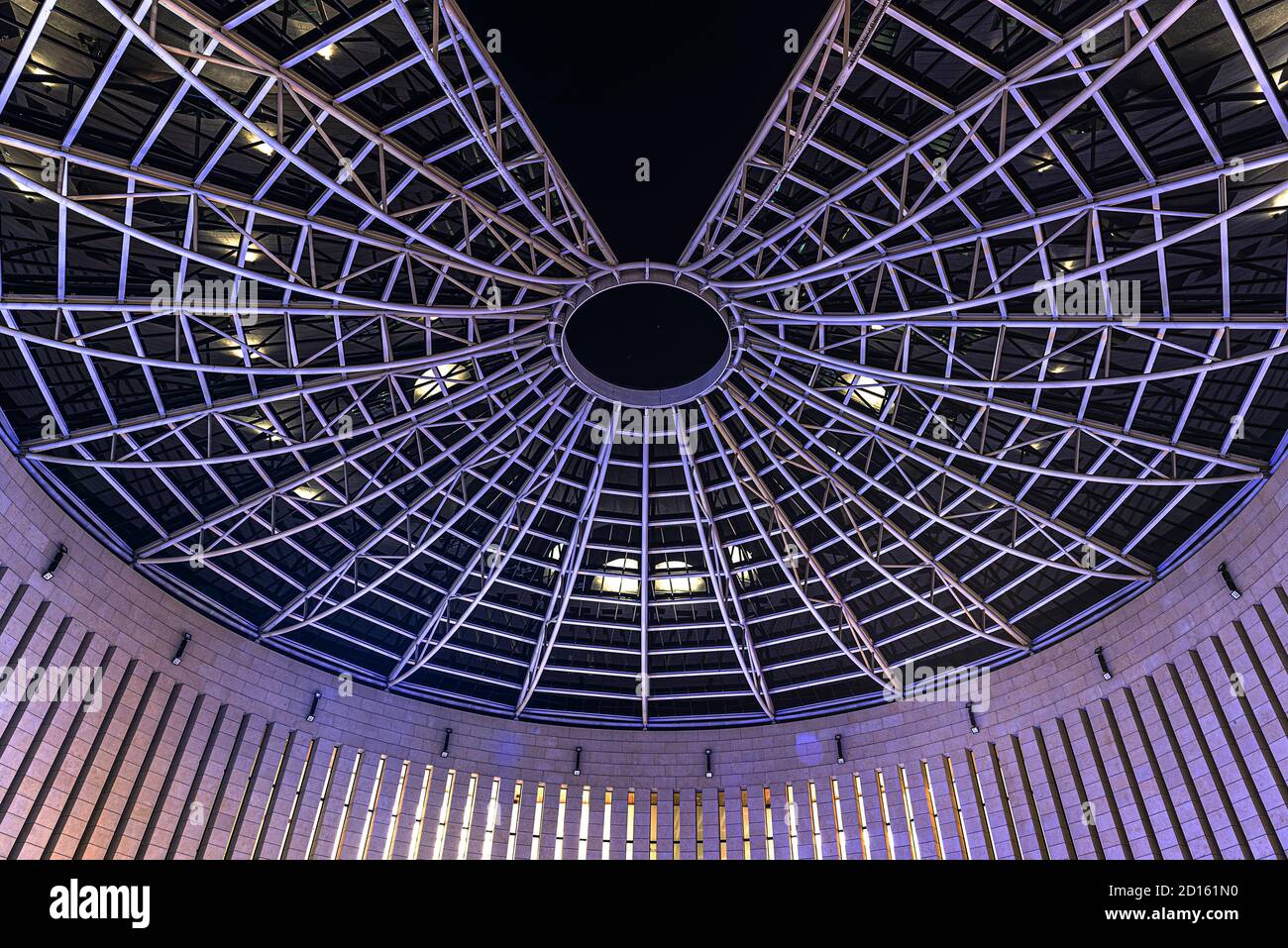 Aufnahme des dekorativen Dachs des Museums für Moderne und Zeitgenössische Kunst in Torento, Italien Stockfoto