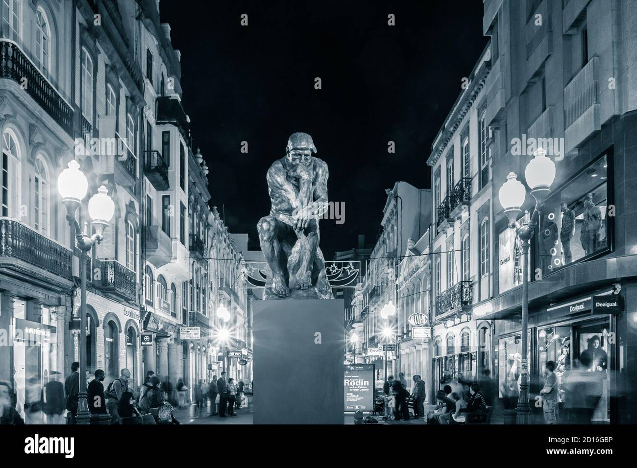 Der Denker von Auguste Rodin, Street Art Ausstellung in Las Palmas auf Gran Canaria. Stockfoto