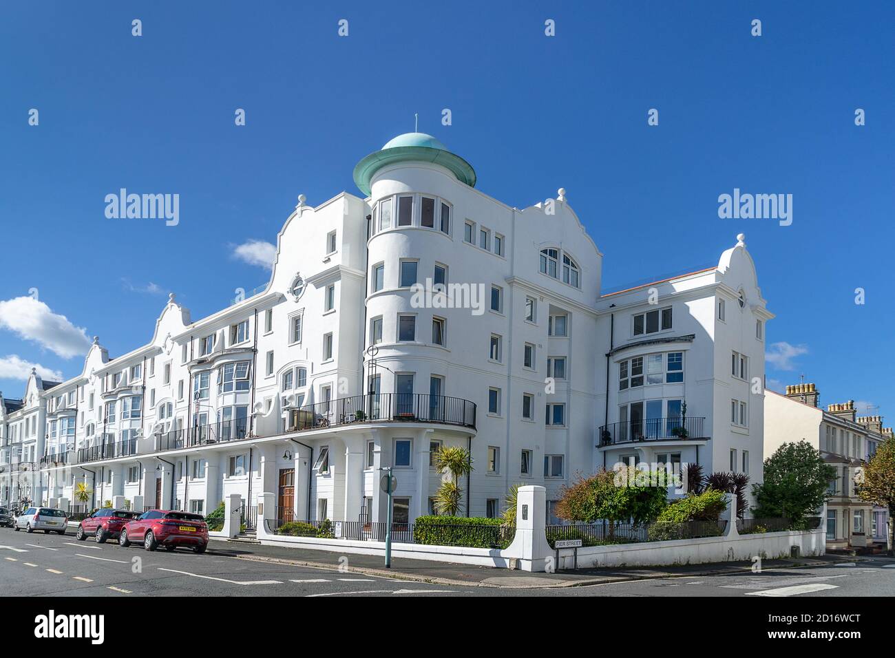 Reihe von Terrassenhäusern auf Plymouth Hoe Devon England Stockfoto