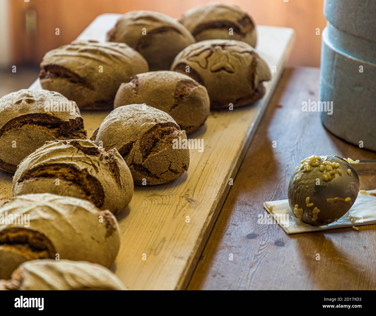 Walliser Roggenbrot-Backwerkstatt in Goppenstein-Erschmatt, Schweiz Stockfoto