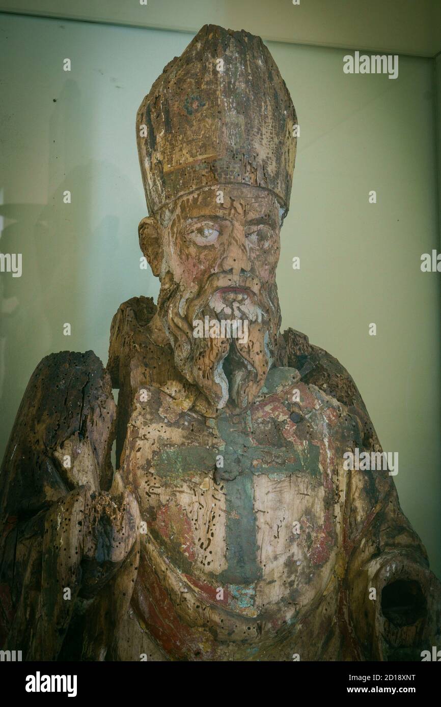 escultura de santo, San Antonio Abad, siglo XV, basílica de Santa Eufrasia, Porec, - Parenzo-, Peninsula de Istria, Croacia, europa Stockfoto