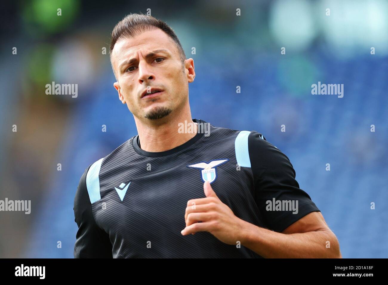 Stefan Radu von Lazio Aufwärmen vor der italienischen Meisterschaft Serie EIN Fußballspiel zwischen SS Lazio und FC Internazionale am 4. Oktober 2020 in St. Stockfoto