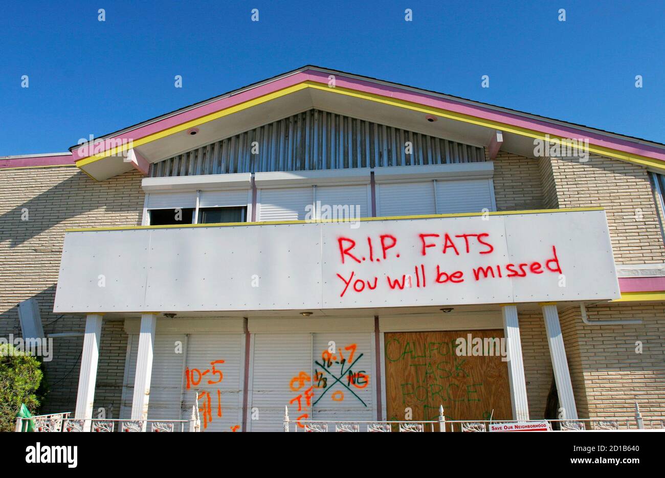 Graffiti ist auf der Seite des Musikers Fats Domino Haus im Stadtteil Ninth  Ward östlich von New Orleans, Louisiana 16. Oktober 2005 nach dem Hurrikan  Katrina traf. Domino auf 15. Oktober 2005
