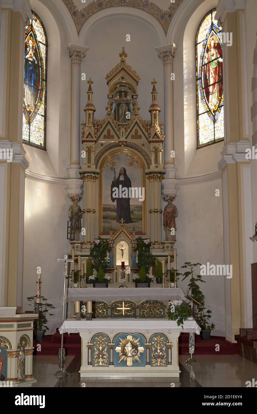 Sulden, Solda, Trentino-Südtirol, Südtirol, Italien; das Innere der Pfarrkirche St. Gertrude. Das Innere der Pfarrkirche St. Gertrude. Stockfoto