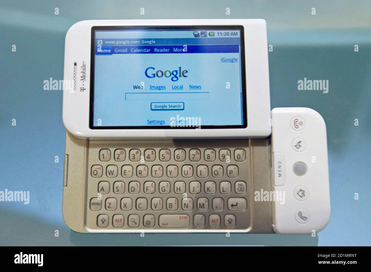 Das neue G1 Handy mit Googles Android-Software wird in New York 23.  September 2008 angezeigt. Eine Einheit der Deutsche Telekom AG, T-Mobile  USA wird das erste Handy, das Android Betriebssystem Google Inc