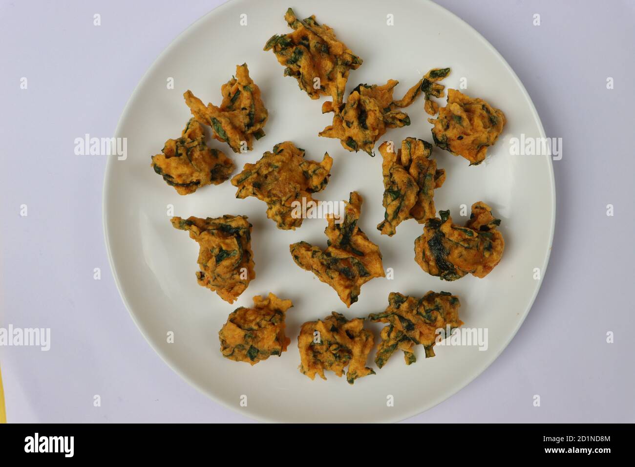 Colocasia Blätter fritters, Pakora oder Pakoda, indische Snack, Vorspeise oder Vorspeise Stockfoto