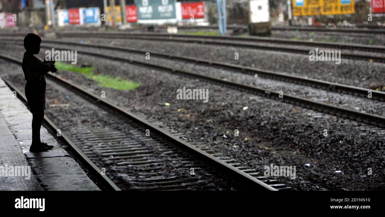 Indischer Junge Auf Zug Indien Stockfotos Und Bilder Kaufen Alamy