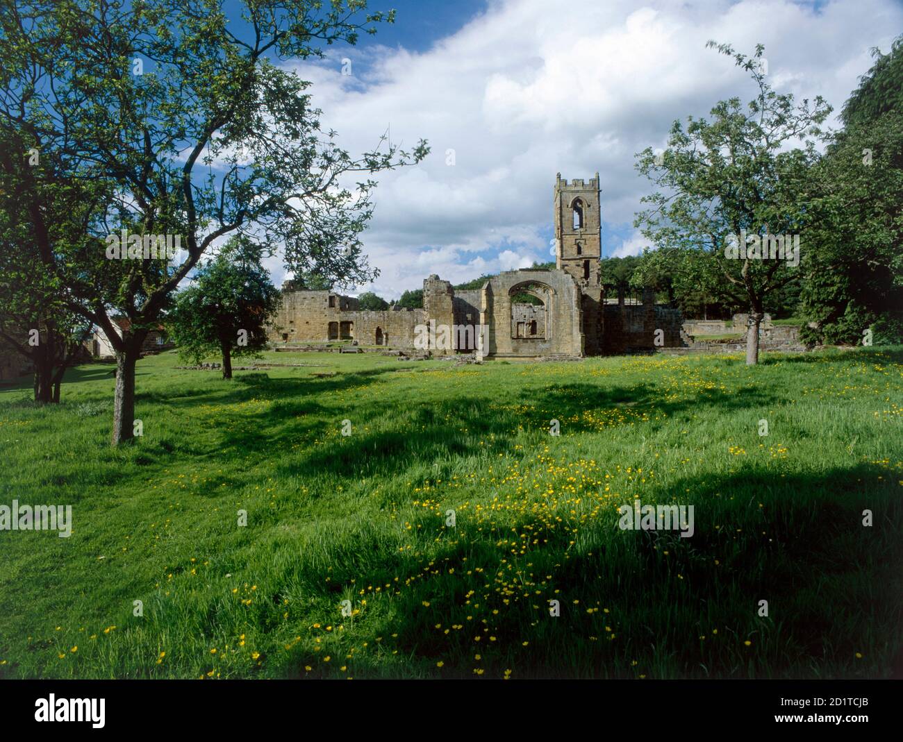 MOUNT GRACE PRIORY, North Yorkshire. Mittelalterliches Kartäuserkloster. Blick auf das Priorat aus dem Süden. Stockfoto