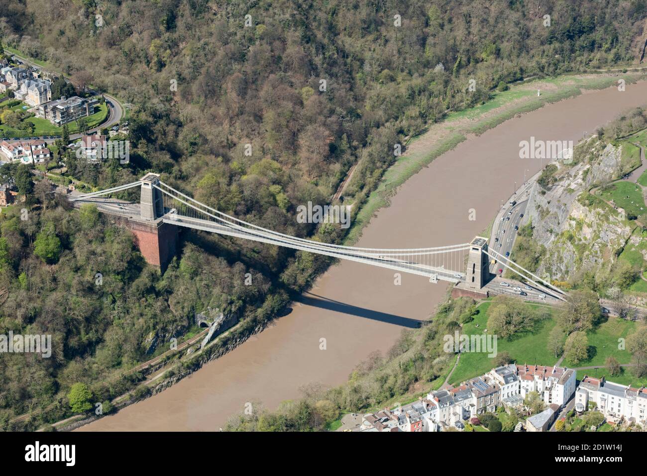 Die Clifton Suspension Bridge, entworfen von Isambard Kingdom Brunel im Jahr 1831, Bristol, 2018, UK. Luftaufnahme. Stockfoto