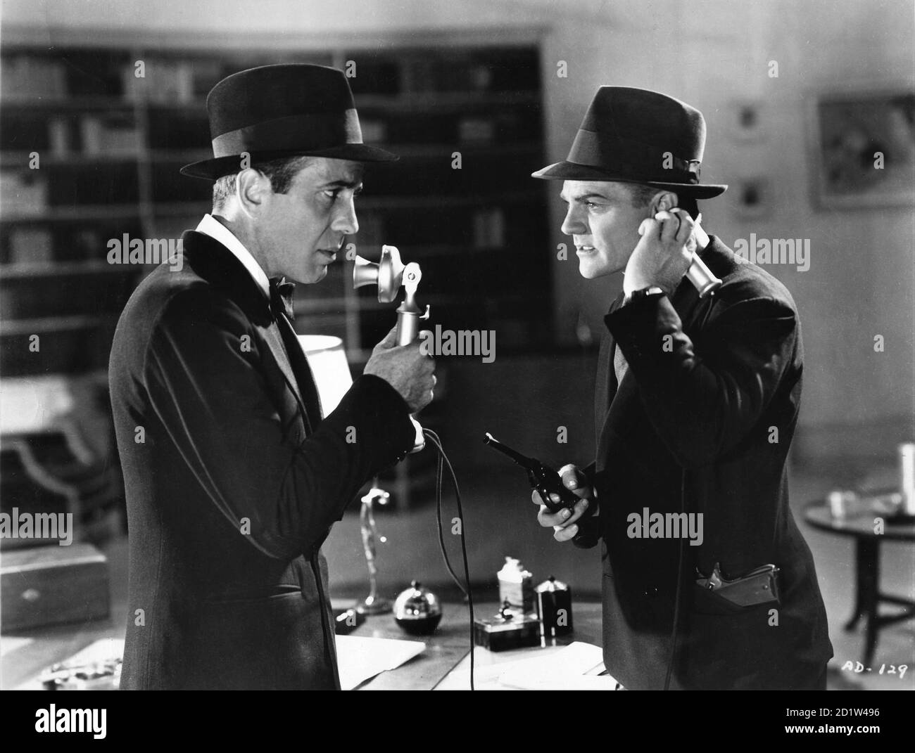 HUMPHREY BOGART und JAMES CAGNEY in ANGELS WITH DIRTY FACES 1938 Regisseur MICHAEL CURTIZ Warner Bros. Stockfoto