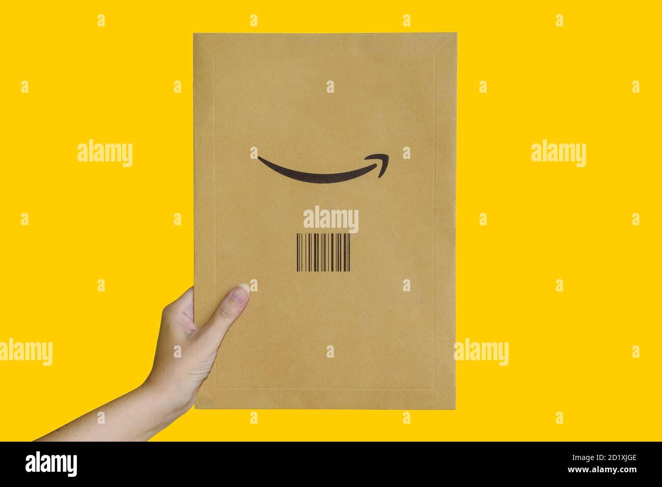 Amazon logo schwarzer grund -Fotos und -Bildmaterial in hoher Auflösung –  Alamy