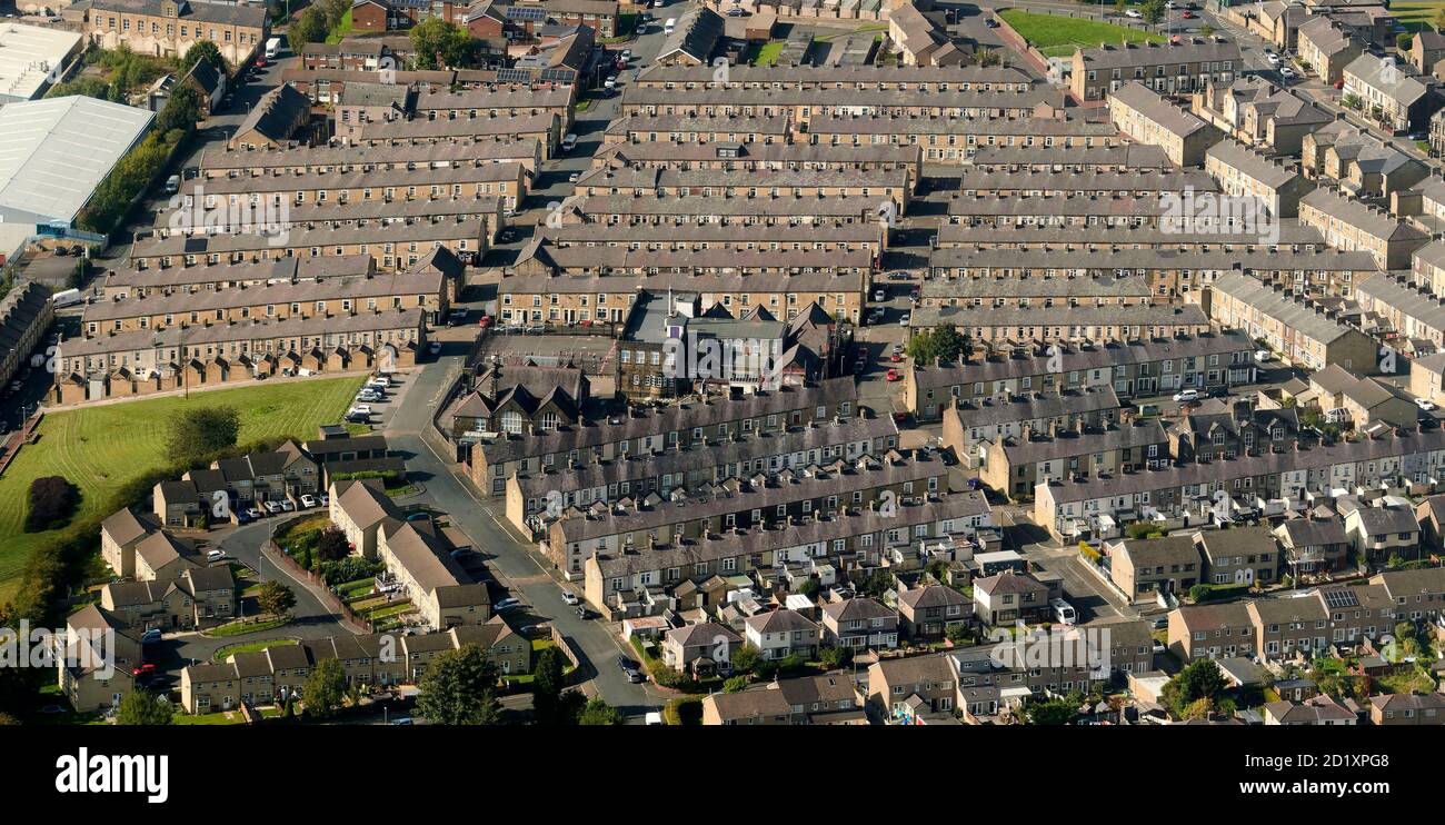 Luftaufnahme von alten Terrassenhäusern, in Colne, Lancashire, nordwestengland. VEREINIGTES KÖNIGREICH Stockfoto