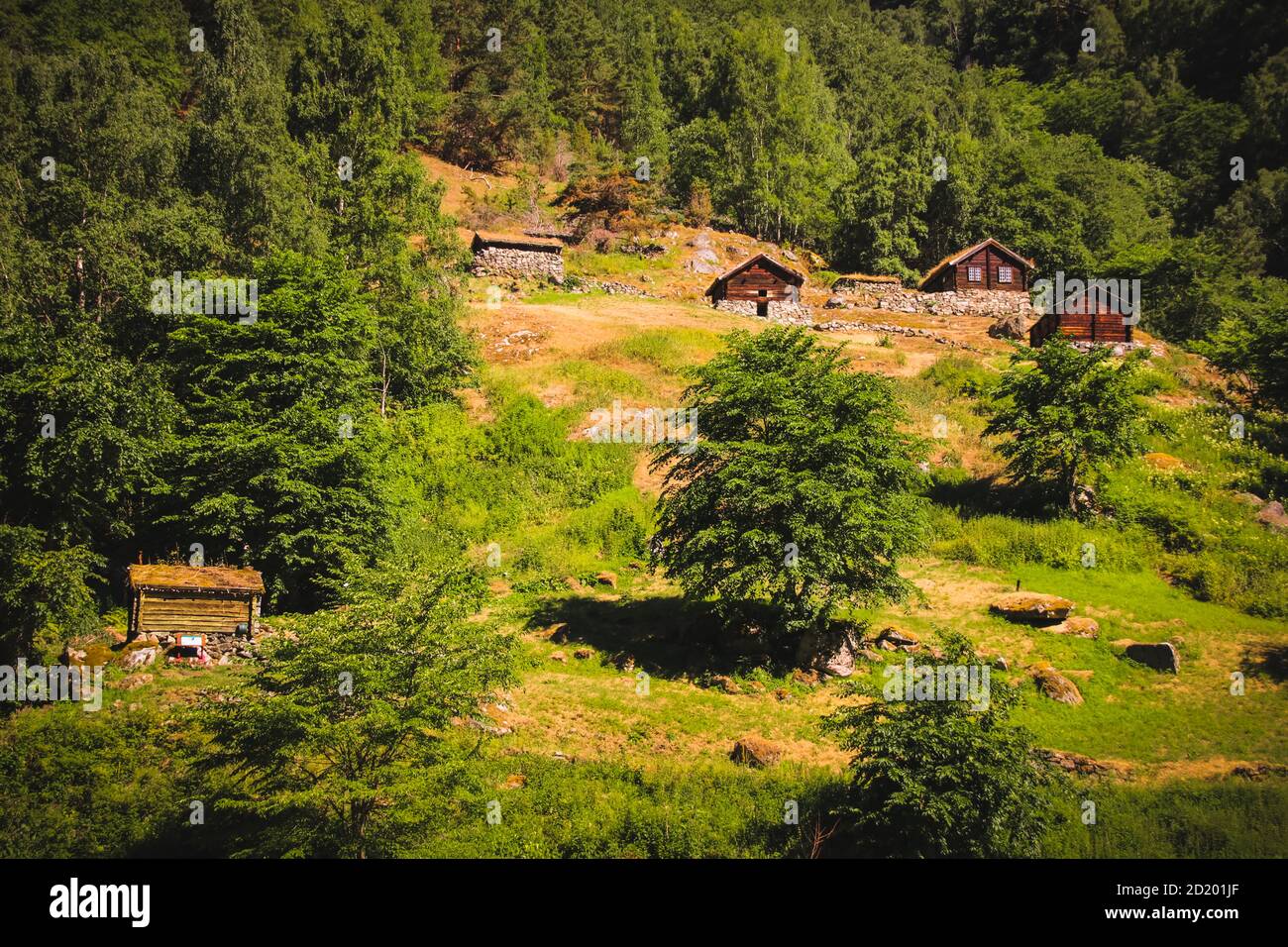 Kleine verlassene Häuser in norwegen Stockfoto