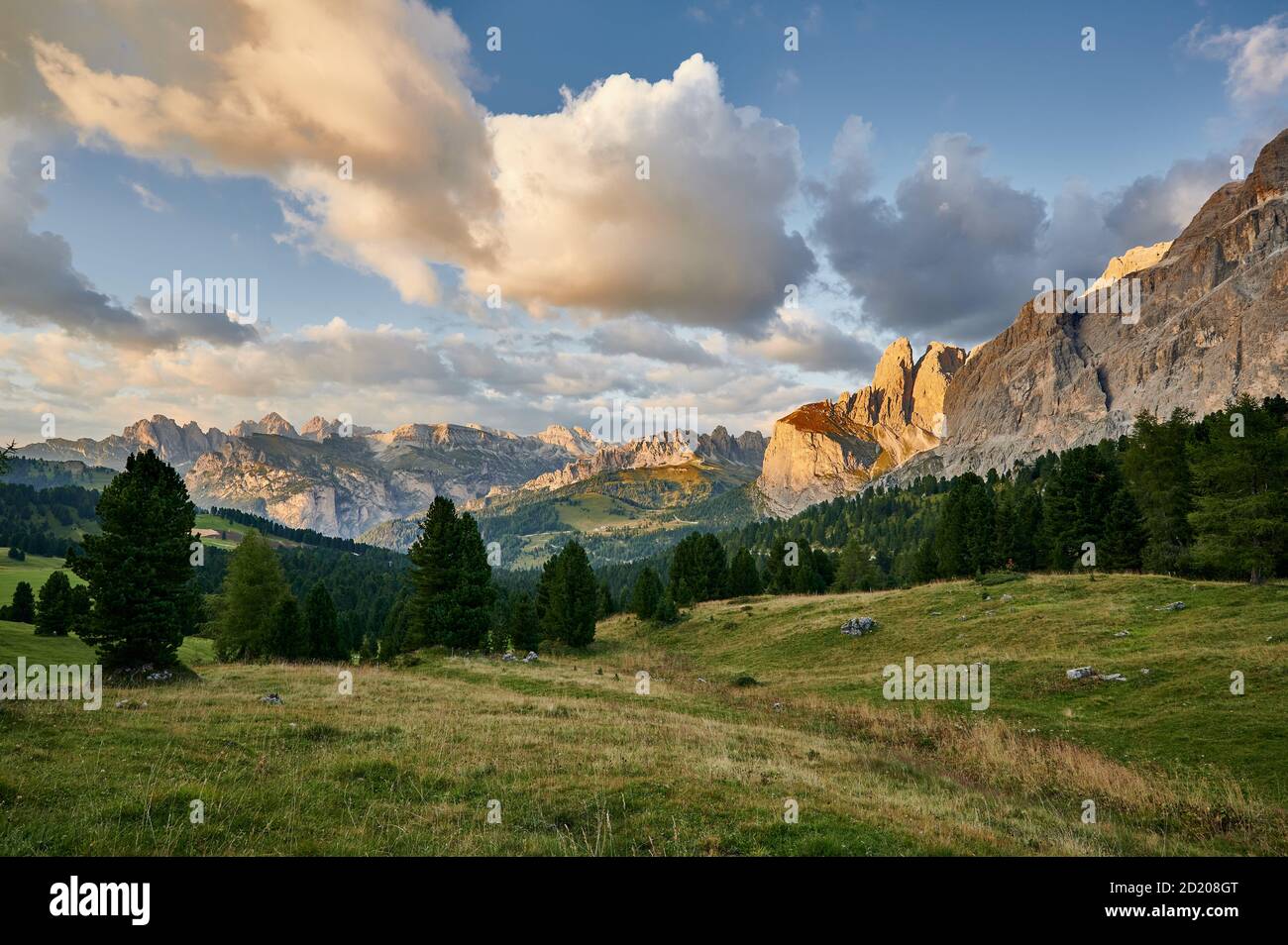 Naturpark Puez-Geisler von Sella Joch, Wolkenstein, Südtirol, Italien Stockfoto