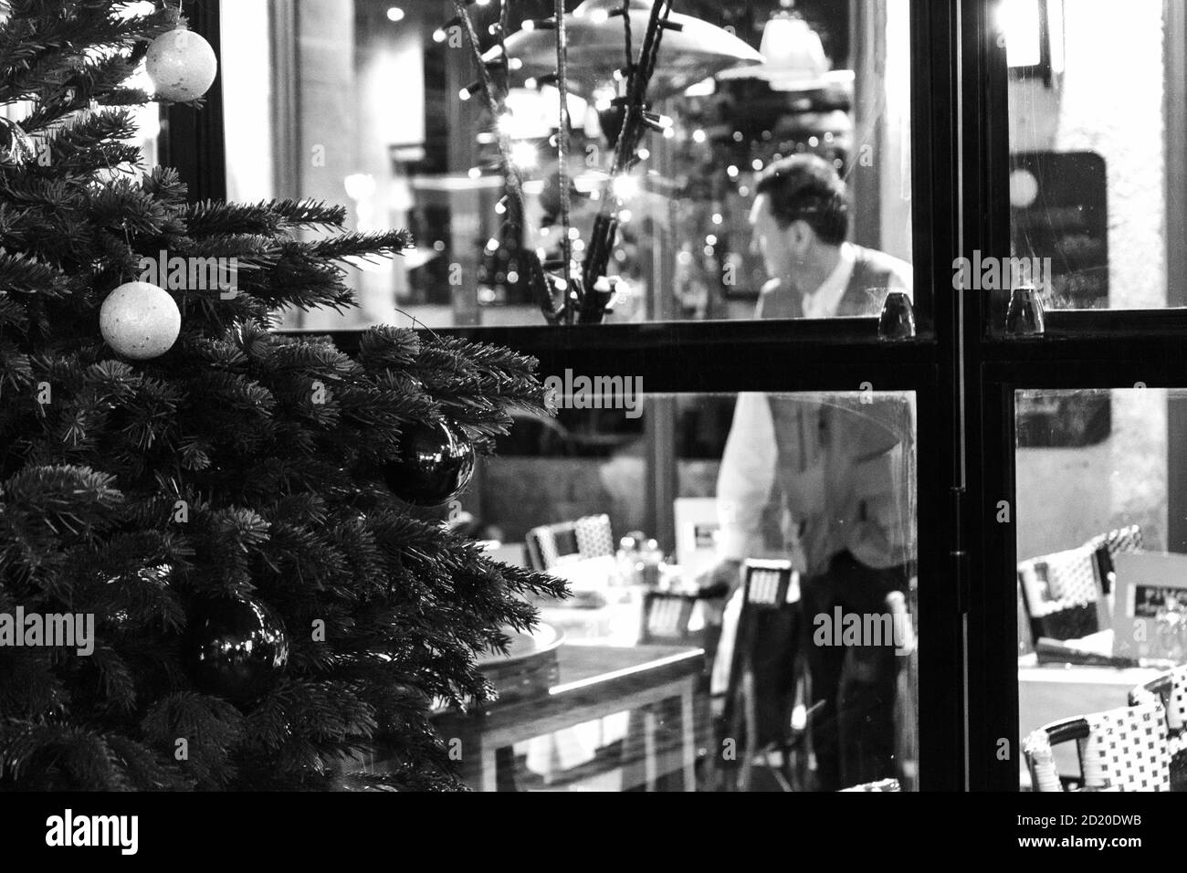 Pariser Cafe Schwarzweiss Stockfotos Und Bilder Alamy