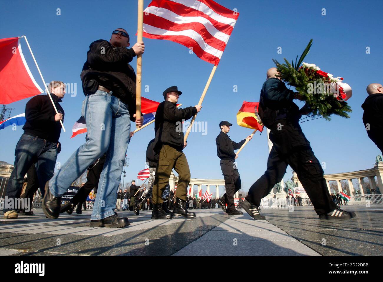 Ss marching troops -Fotos und -Bildmaterial in hoher Auflösung – Alamy