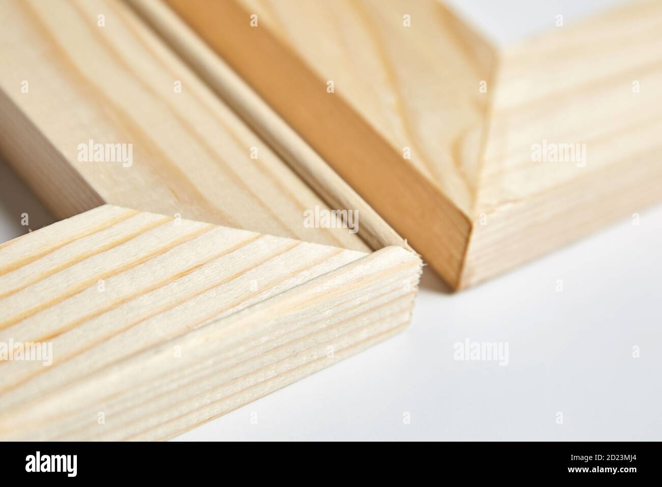 Holzbahre für Leinwand, Kanten verschiedener Arten, Ecken aus der Nähe  Stockfotografie - Alamy