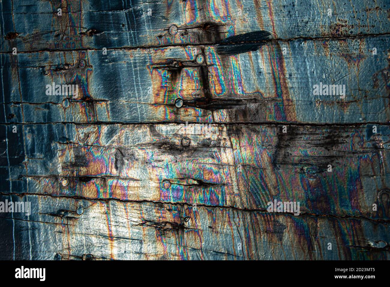 Irisdecent Textur auf alten hölzernen Fischerboot Stockfoto
