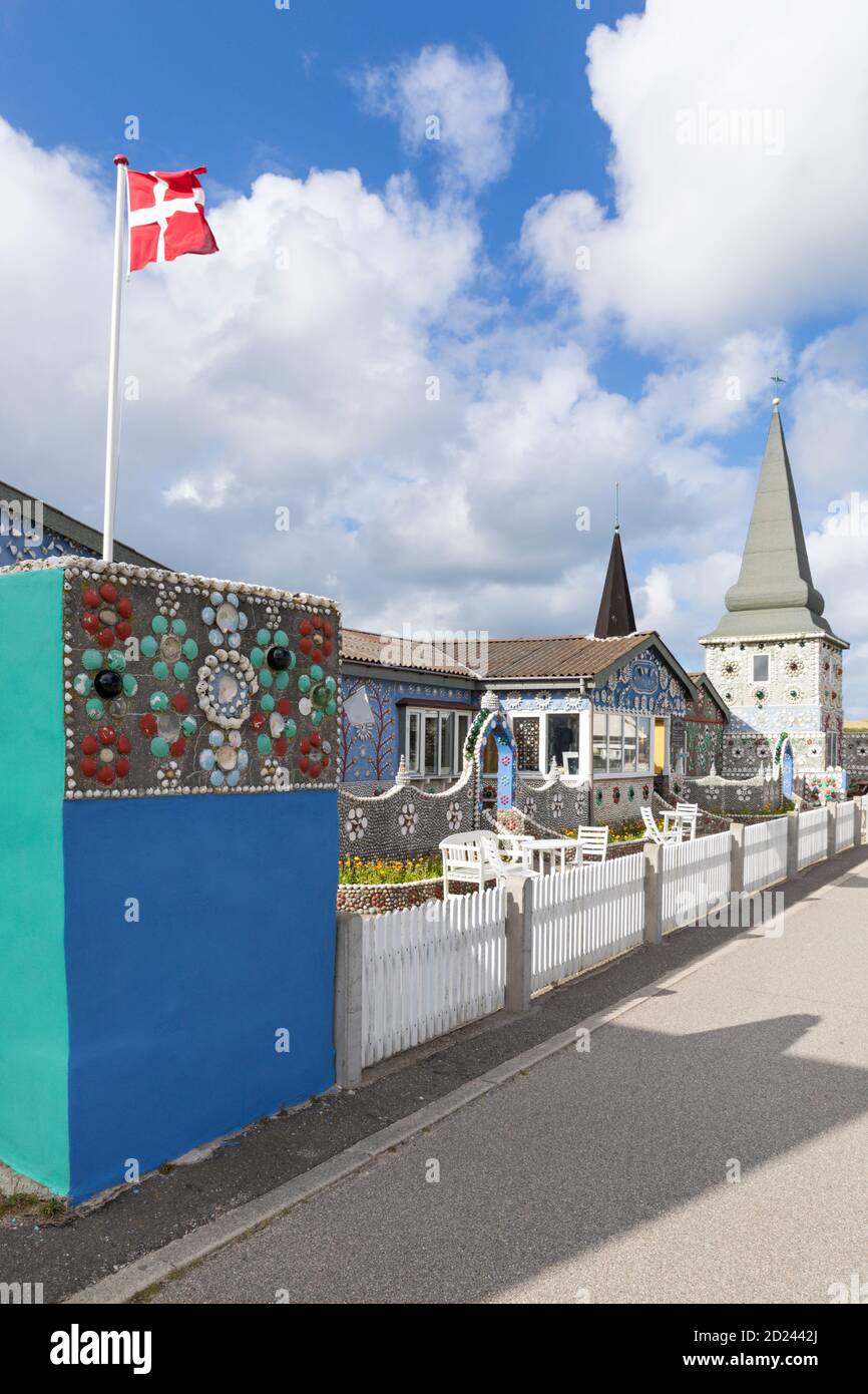 Sneglehuset, Haus mit Schneckenmuscheln und Muscheln bedeckt, heute ein Museum in Thyborøn, Dänemark Stockfoto