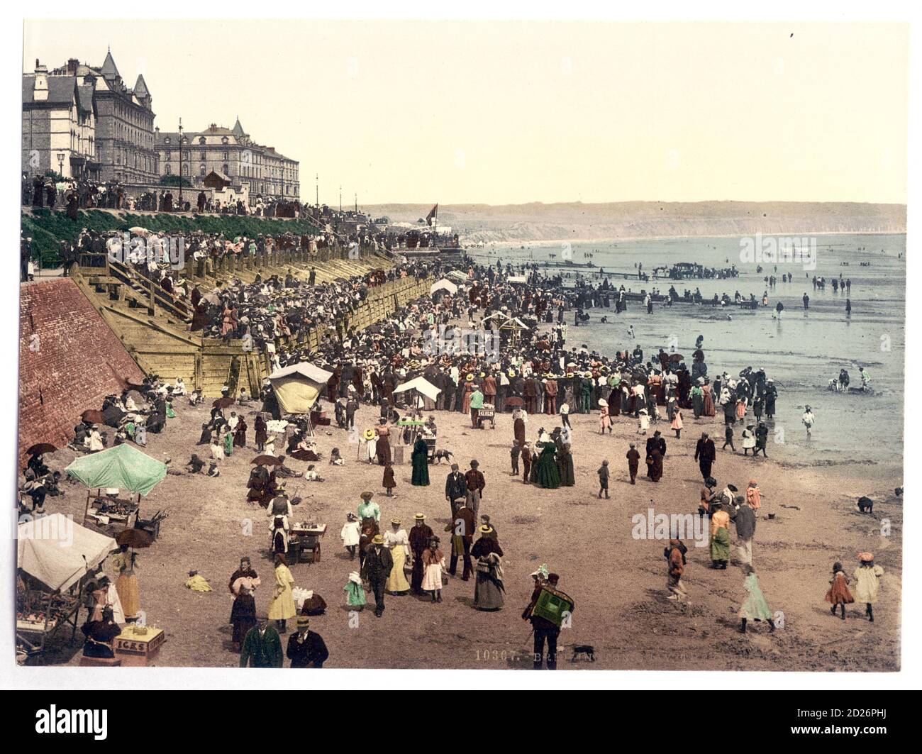 Nostalgic Seaside Escape: Vintage-Fotochrom-Bilder von Englands Küstenresorts Stockfoto