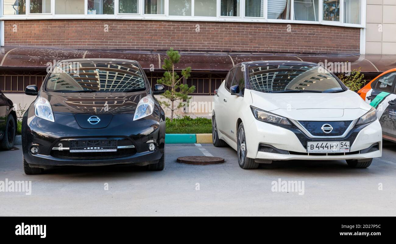 Nissan Leaf Electric Car Display Automobile Stockfotos Und Bilder Kaufen Alamy
